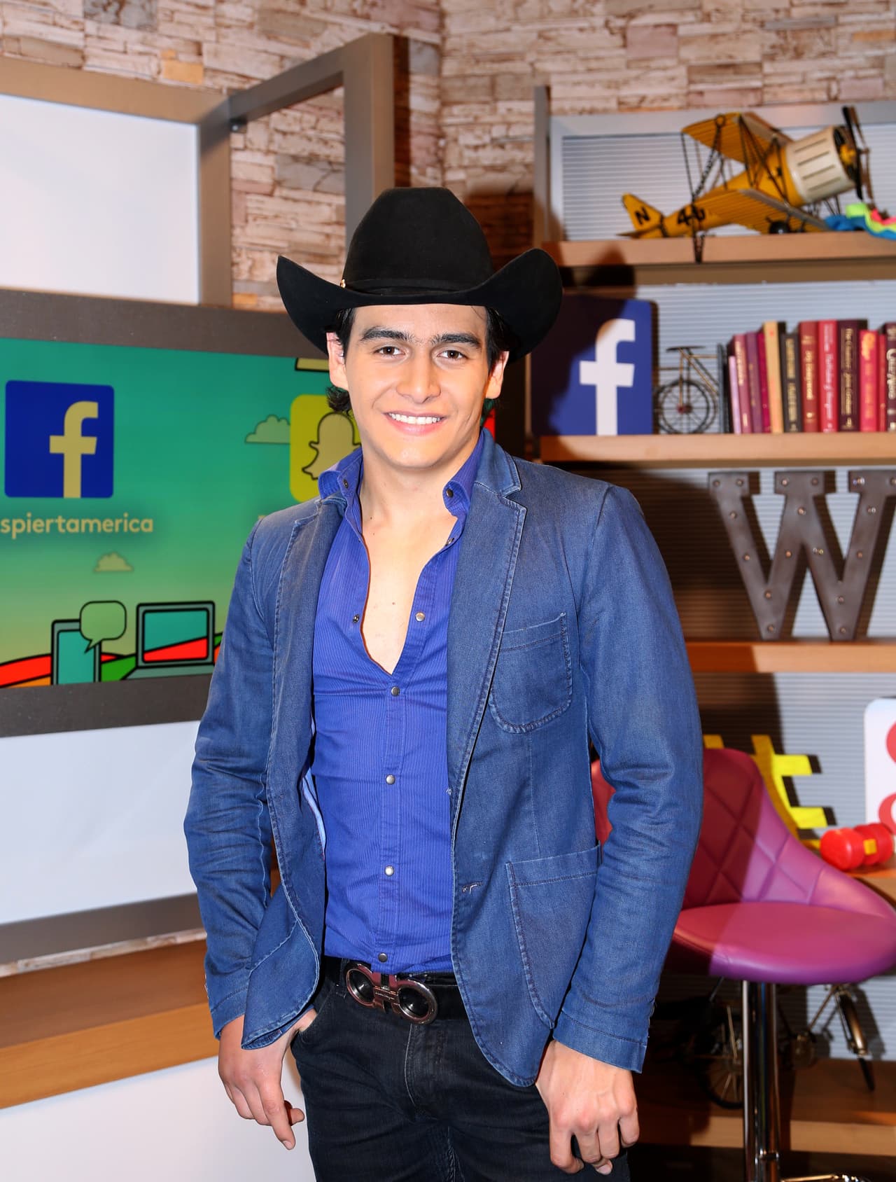 En el año 2015 
<b><a href="http://www.univision.com/temas/julian-figueroa">Julián Figueroa</a></b> reconoció tener problemas con el alcohol y voluntariamente se internó en una clínica de rehabilitación.