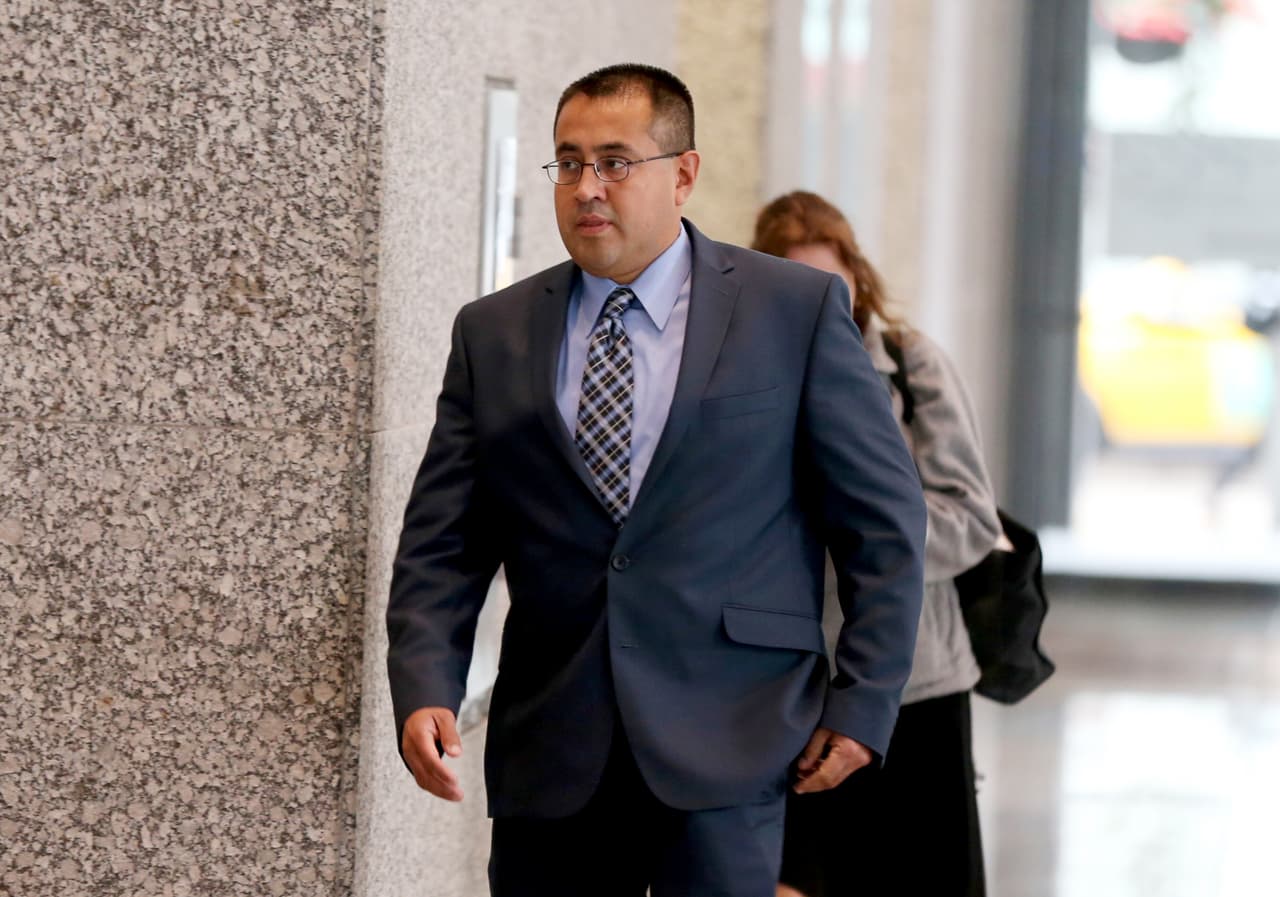 Fiscalía pide castigo severo para policía de Chicago que disparó contra adolescentes