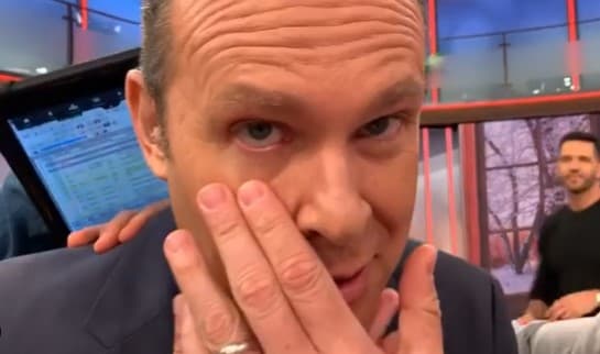 ¿"Ojitos de Cancún"? La historia de amor de los Tacher también nos regaló sonrisas. Los ojos azules de nuestro Alan fue una de las características que llamaron la atención de Cristy.