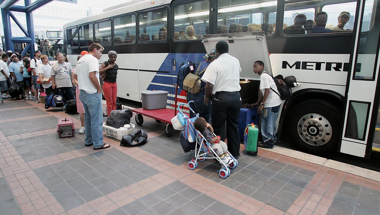 El servicio incluye: Autobús local, Autobús Park & Ride, METRORail, METRORapid y METRO curb2curb.
