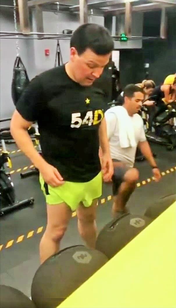 Entre dieta y ejercicio, Raúl también ha obtenido agradables cambios físicos, pero la tarde del jueves 1 de agosto fue especial, ya que entrenó con los chicos de Despierta América.