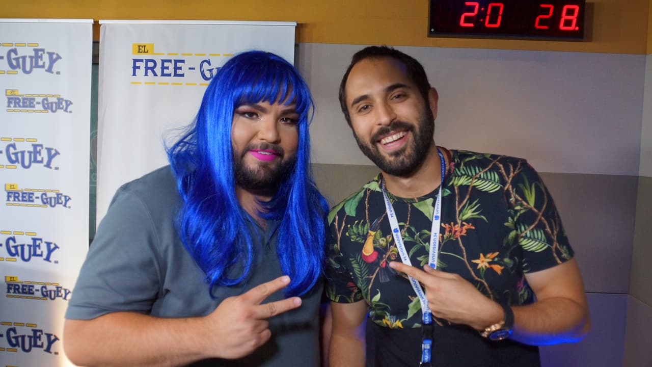 El Tambochi pago la apuesta contra El Compa Ivan cambiando de 'look' por un día.