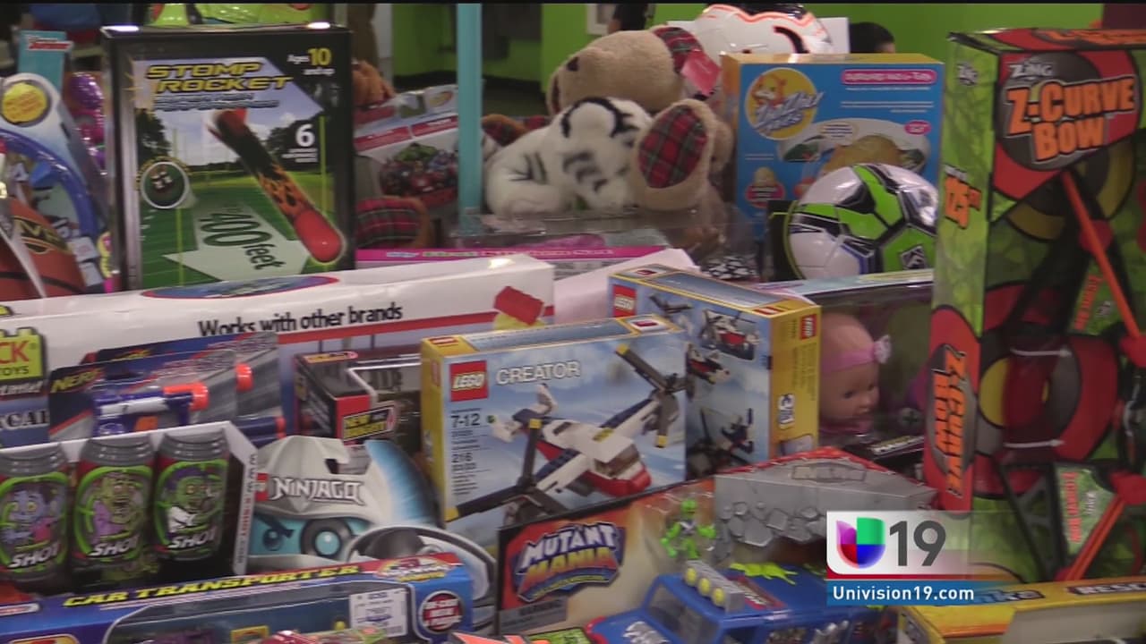 Colecta navideña de juguetes