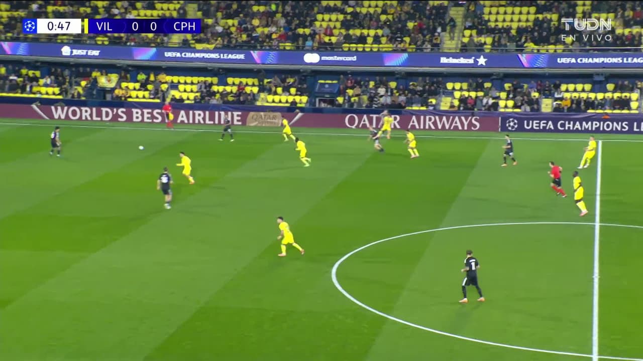 ¡GOL!  anota para FC Copenhagen. Mohamed Elyounoussi