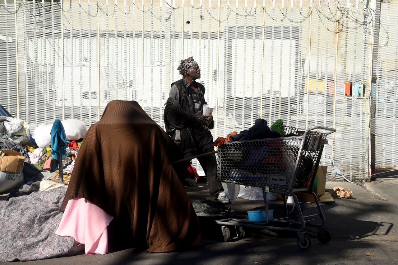 Aumenta número de indigentes en las calles de Los Ángeles