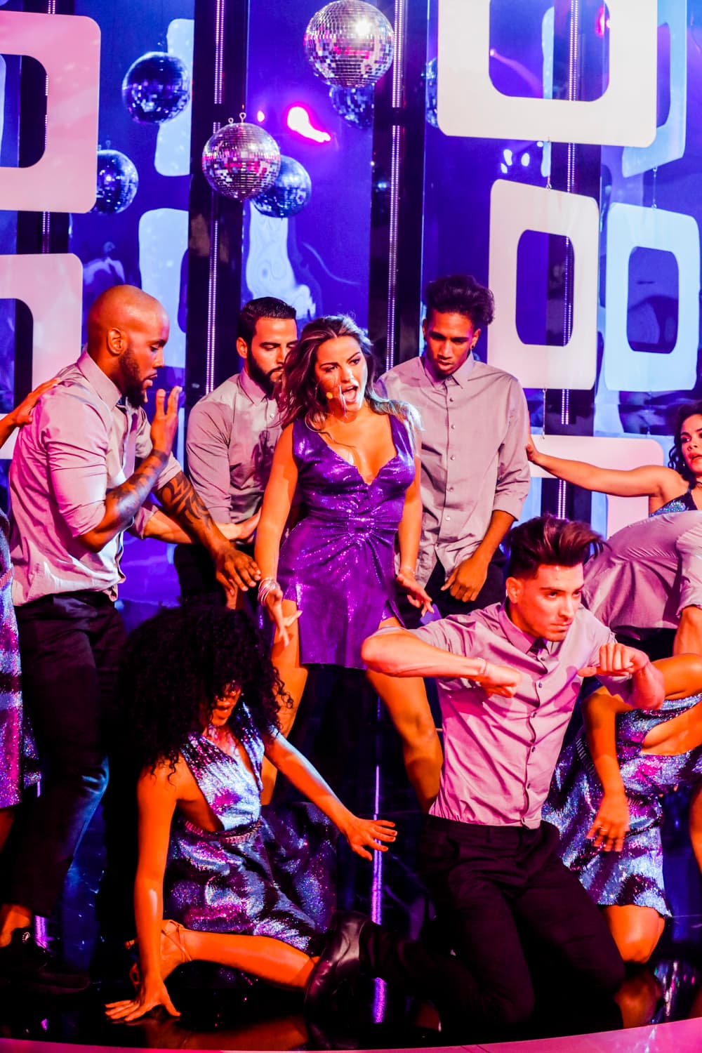 Una vez más deslumbró con su presencia, estrenando su nueva canción.