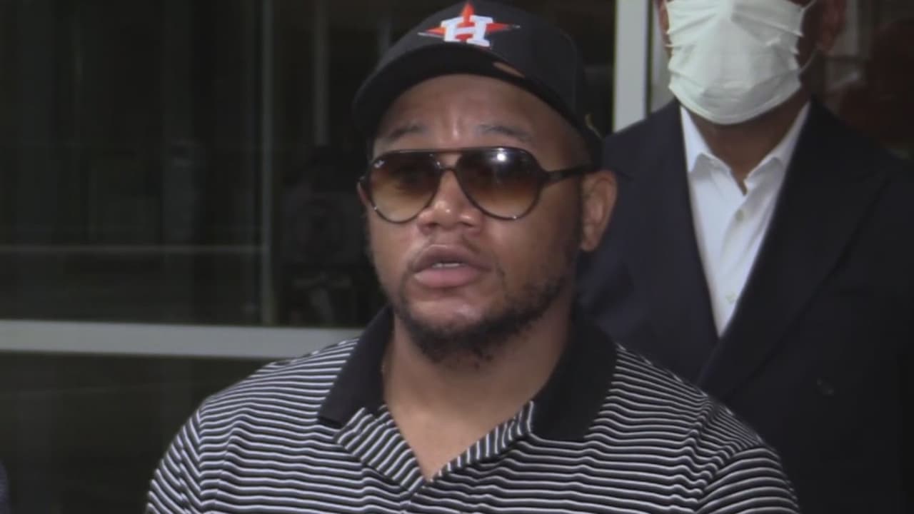 Un hombre denuncia haber sido agredido por la policía de Houston en la protesta del viernes 