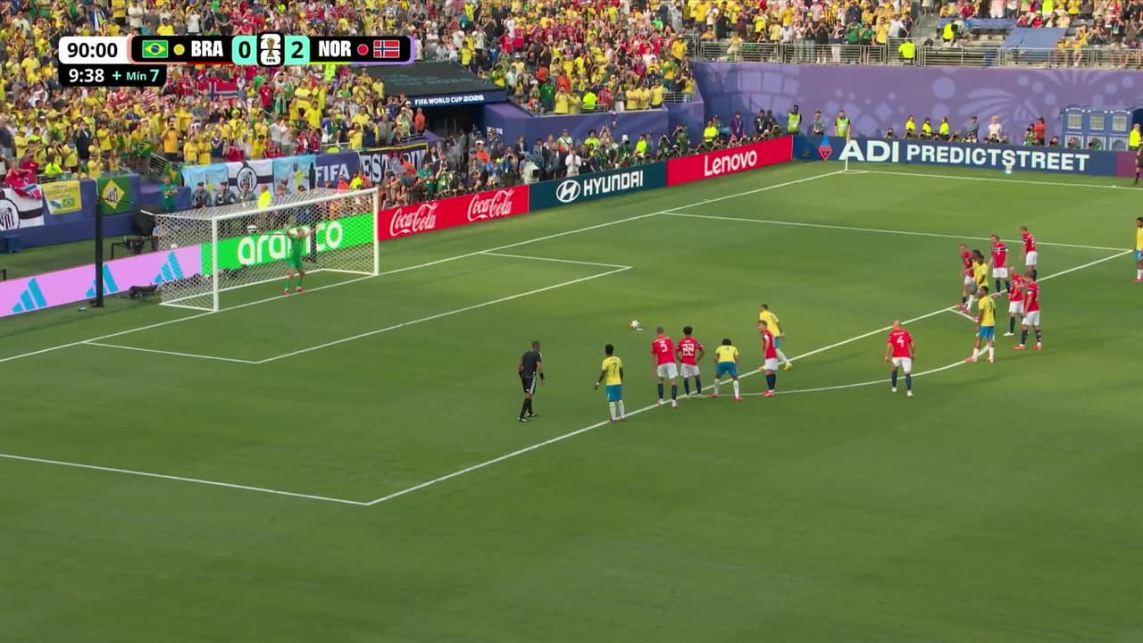 ¡GOL!  anota para Brasil. Neymar