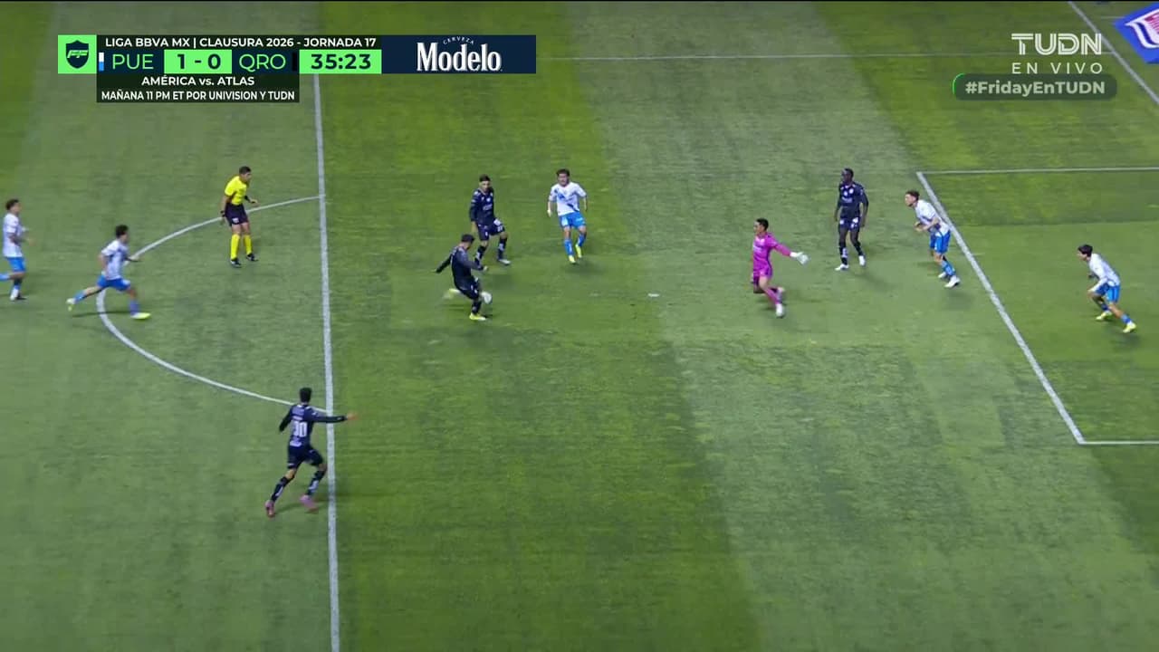 ¡Palo! Jean Unjanque revienta el travesaño de Puebla