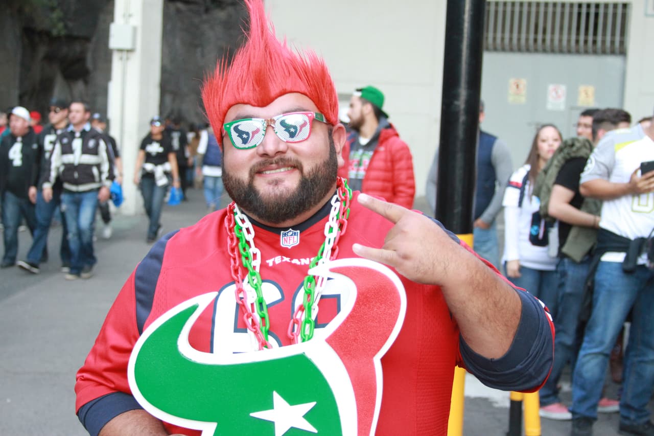 Miles de aficionados y apasionados de la NFL se dieron cita en el estadio Azteca para presenciar el duelo de Monday Night entre Raiders y Texans.