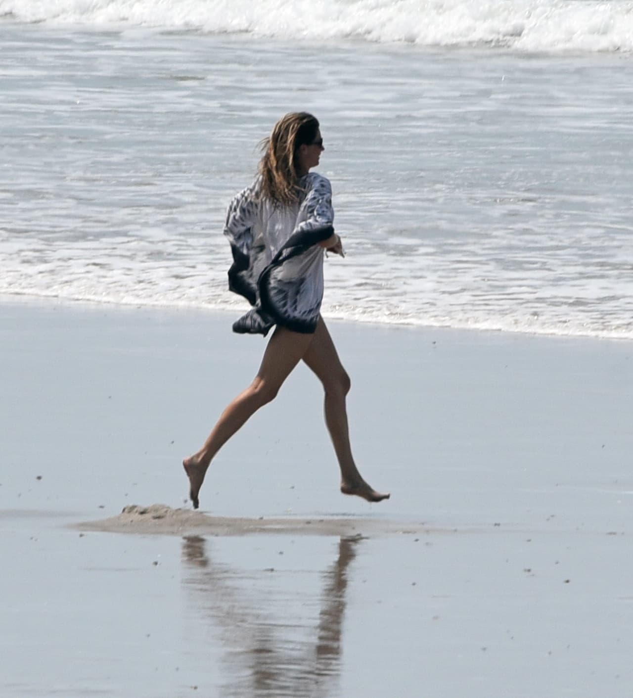 Corriendo hacia el mar.