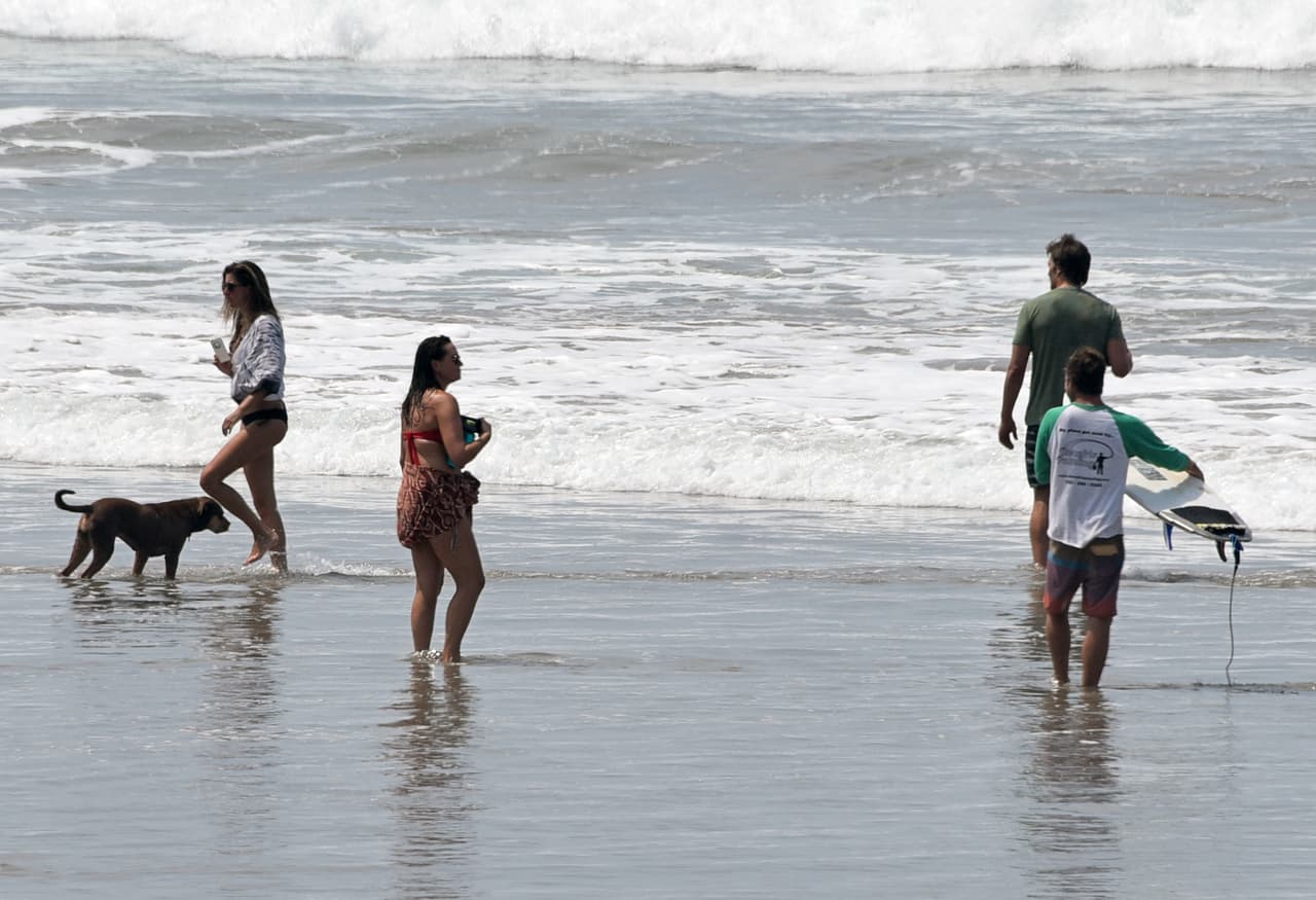 Todo la familia en el agua.