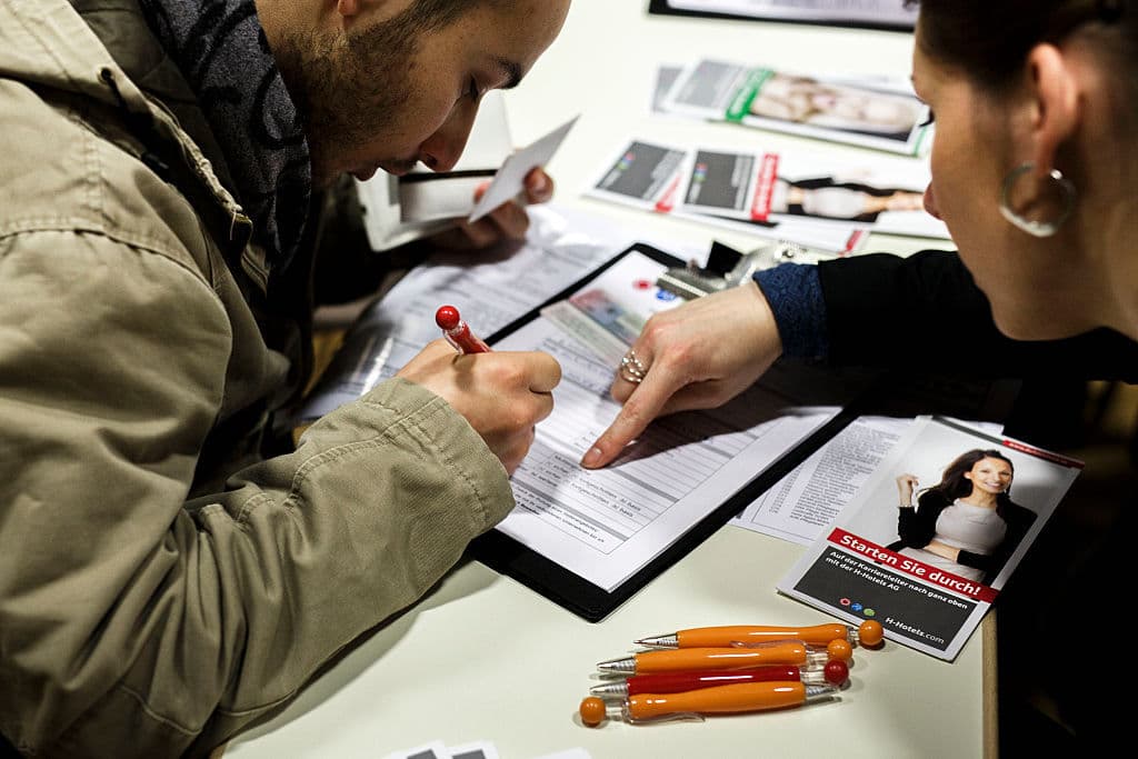 Alemania ofrece a los refugiados "mini trabajos" por 1,13 dólares la hora