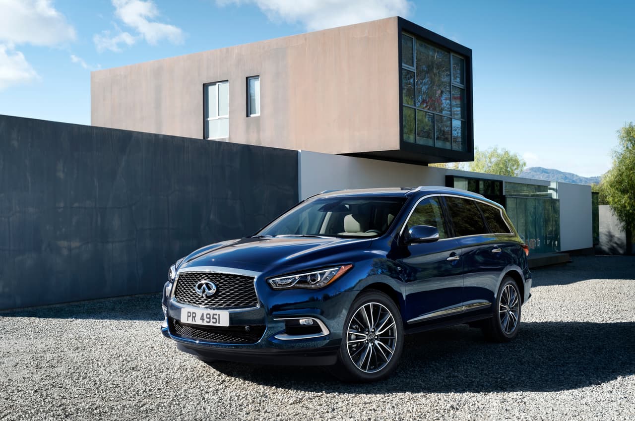 <b>Categoría: SUV mediana de lujo</b>
<br>
<b>Infiniti QX60</b>
<br>Precio versión evaluada por CR: 51,920 dólares
<br>A favor: Espaciosa, silenciosa, controles fáciles de manipular
<br>En contra: Desempeño lento, visibilidad trasera limitada
<br>Seguridad: AEB / FCW opcional
<br>
<br>
<b>¿Qué modelo 2015 puedes comprar según CR?</b>
<br>
<b>Buick Enclave</b>
<br>Rango de precios: 24,600 – 33,450 dólares
<br>A favor: Espacio y flexibilidad del espacio interior, buen acceso a la tercera fila de asientos, manejo confortable y silencioso
<br>En contra: Consumo de combustible
<br>Seguridad: FCW opcional
<br>
<br>
<b>Audi Q7</b>
<br>Rango de precios: 39,050 – 50,575 dólares
<br>A favor: asientos delanteros confortables, espaciosa, acabados
<br>En contra: controles complicados de manejar
<br>Seguridad: AEB / FCW no disponible
<br>