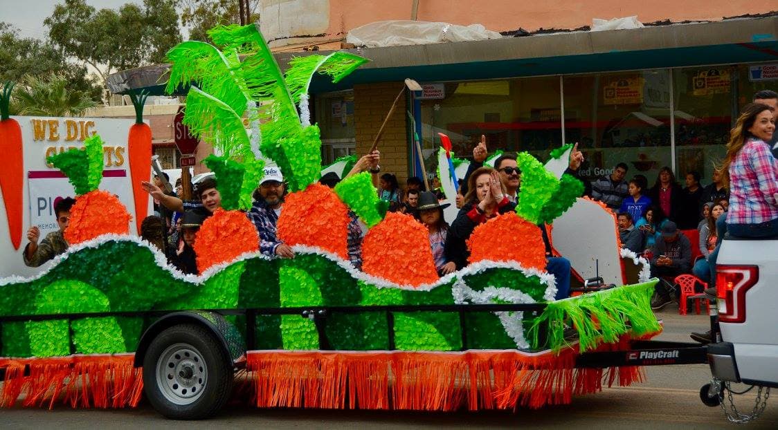 Por más de 70 años, 
<b>cada febrero se realiza el tradicional <a href="http://www.holtvillechamber.org/carrot-festival" target="_blank">Carnaval anual de la Zanahoria de Holtville</a>, </b>donde carros alegóricos, desfiles y ferias gastronómicas son parte del evento.