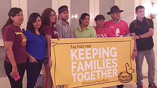 La huelga de hambre inició con una oración frente a la Corte Federal de Apelaciones del Quinto Circuito en Nueva Orleans