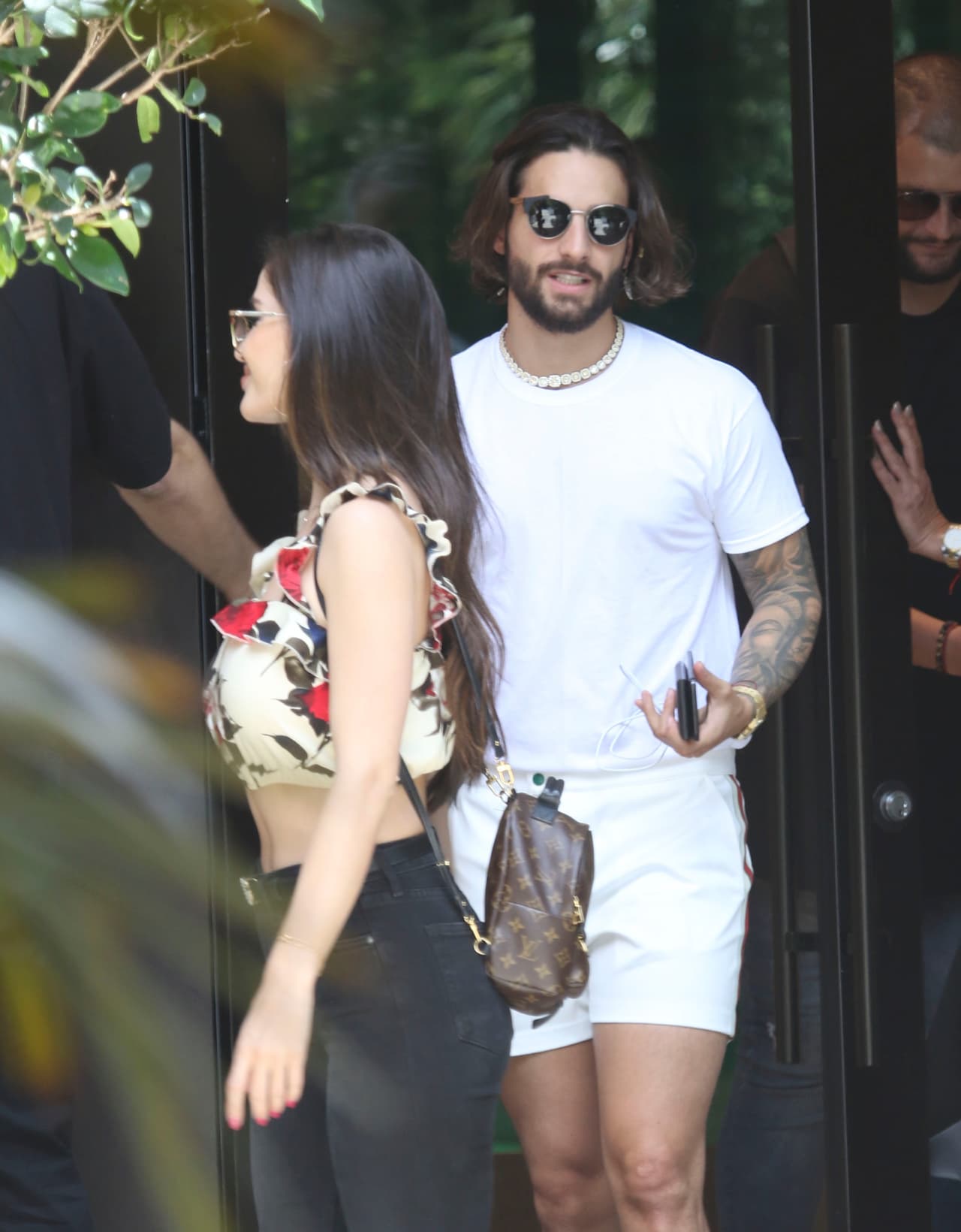 De la tienda salieron muy relajados a visitar otras boutiques del interés de ella y de él.