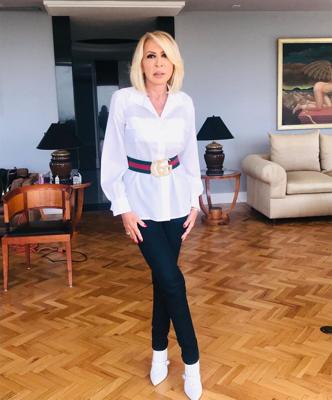 La conductora arremetió en contra de la actriz en el show de televisión peruano Amor, amor, amor. "Eso que dice la amargada esa, que nunca tendrá un programa porque en Televisa, Laura es Laura Bozzo, no Laura Zapata. Mi reina querida, ya quisieras tener un día un programa, pero nunca vas a tenerlo, de villana no pasas".