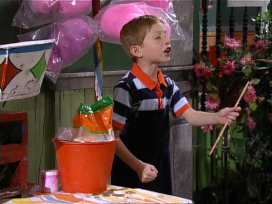 A este personaje le gusta estudiar, pero sus padres prefirieron orientarlo a la carrera de actor.