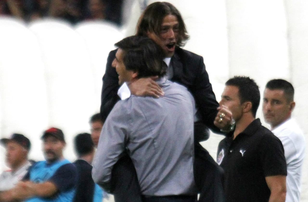 Su forma de celebrar refleja la intensidad con la que vive cada partido, algoque su equipo también plasma en la cancha.