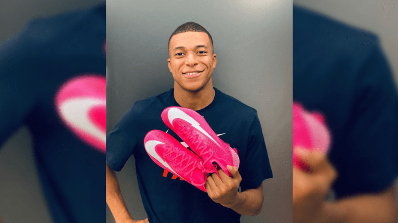 Kylian Mbappé firmó un contrato de 10 años con Nike por la cantidad de 15 millones de euros al año.