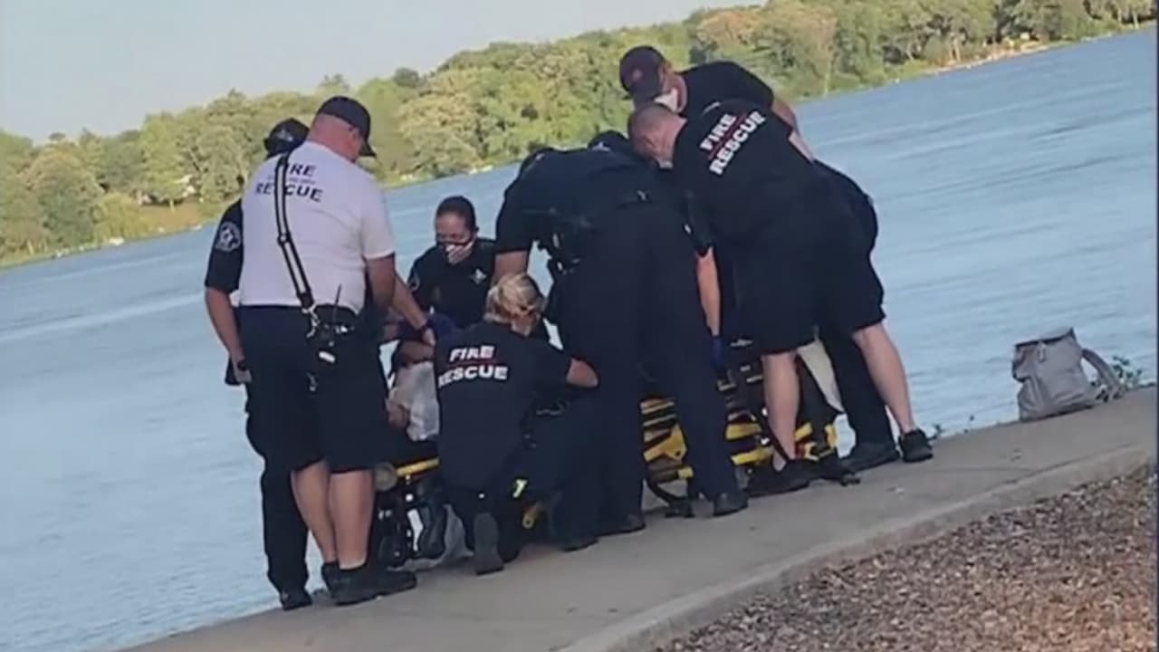 Policía de Round Lake Beach dice que oficial que golpeó a una mujer lo hizo para defenderse de una mordida