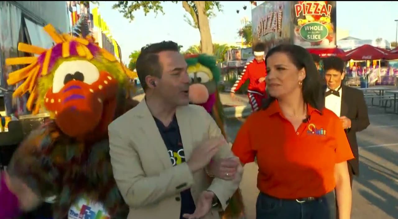 Carlos disfrutó el día con las personas que hacen posible la Feria de la juventud de Miami. La tradicional feria ha sido un ícono para las familias del sur de Florida.