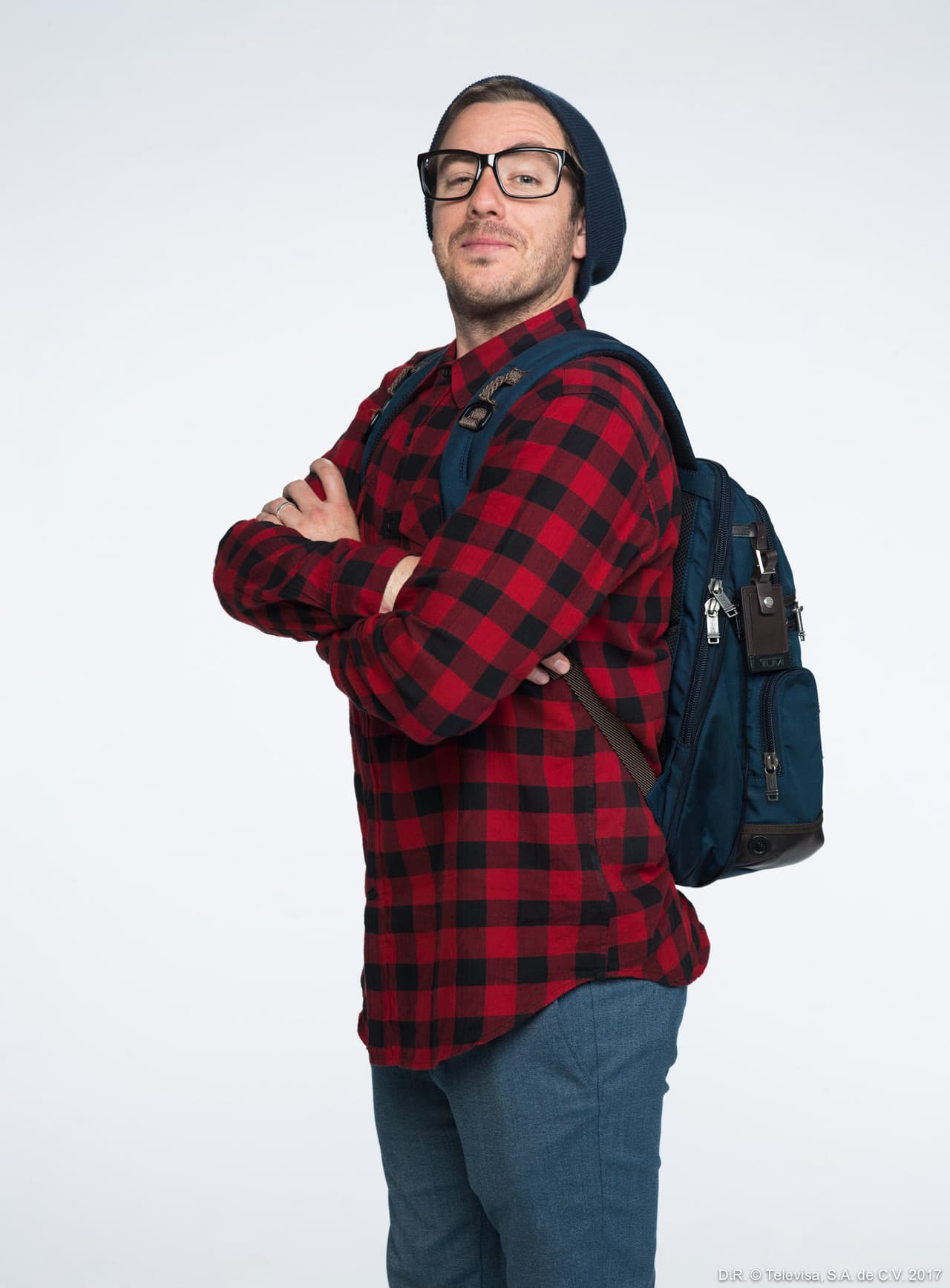 Fernando Federico Gómez, comparte el estilo hipster de Ana, con quien recientemente ha formado un matrimonio. Juntos harán lo imposible por deshacerse de Delia y Federico.
<br>