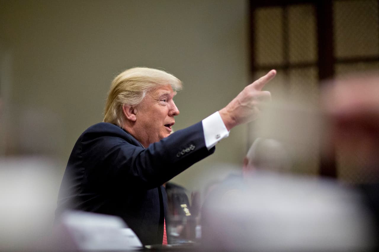 Verificamos la lista de noticias que Trump señala como "fake news": seis sí son falsas