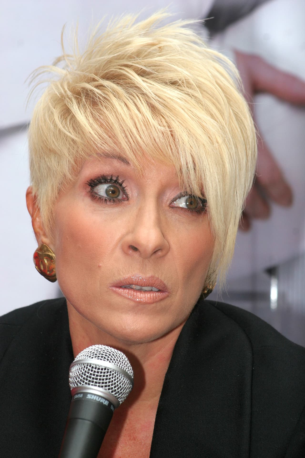 En la vida de Yuri hubo episodios en los que enfrentó adicciones al alcohol y drogas, entre otros momentos difíciles. Dijo estar preparada para mostrarlos y ponerse a juicio frente a la audiencia.