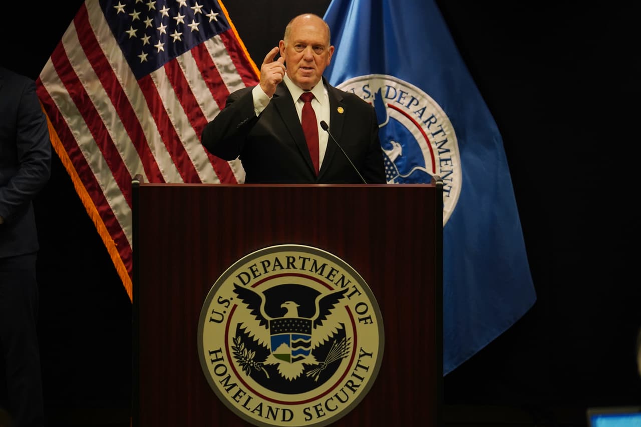 “Se avecinan deportaciones masivas”: Tom Homan, el ‘zar de la frontera’, promete inundar ciudades clave con agentes de ICE