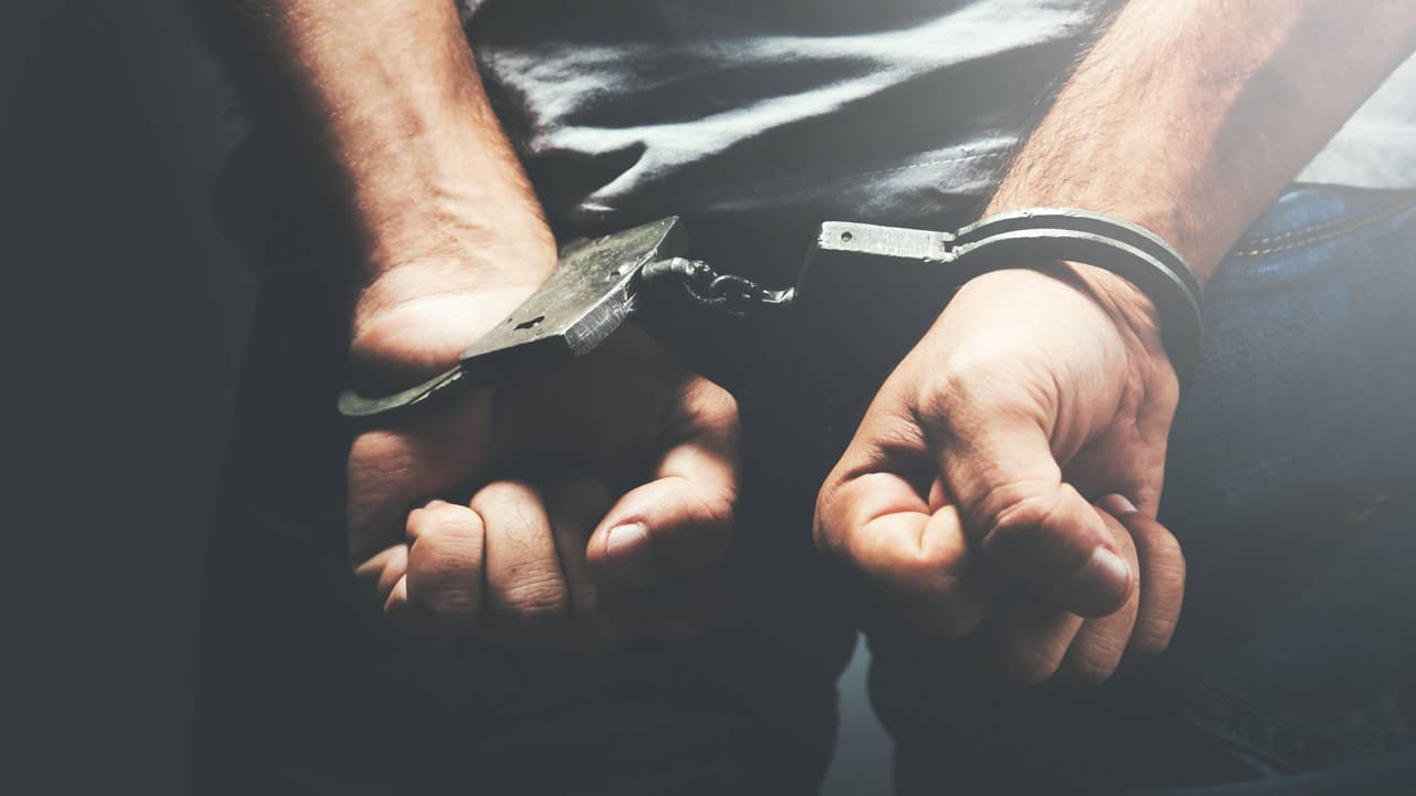 Arrestan a un quiropráctico tras múltiples denuncias de agresión sexual en el norte de Utah