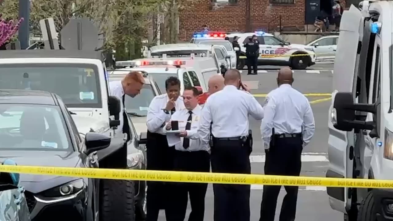 Un ataque al azar 
<b><a href="https://www.univision.com/local/washington-dc-wfdc/apunalan-montello-avenue-simms-place-washington-dc" target="_blank">dejó como saldo al menos a siete personas apuñaladas</a></b> la tarde de este jueves en Washington DC.