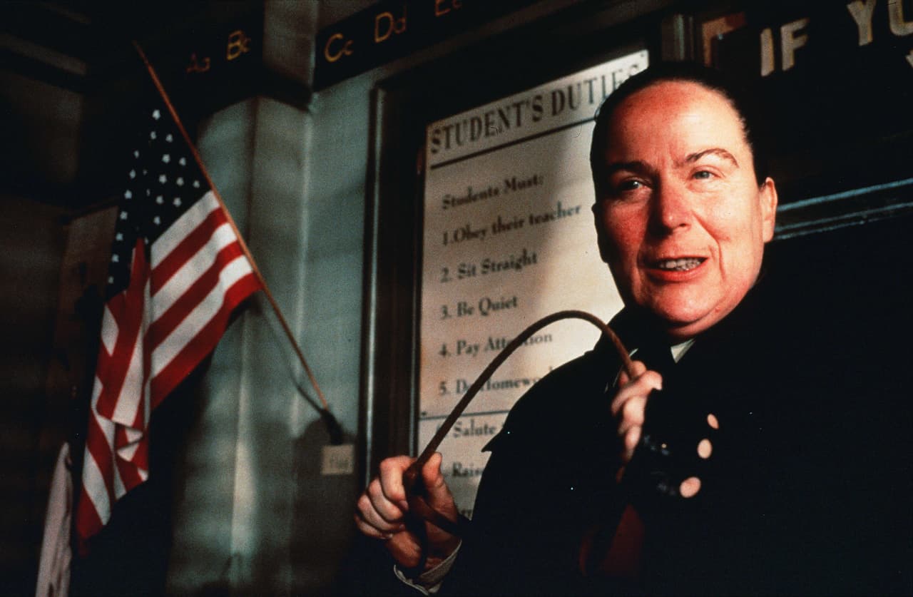 <b>Pam Ferris</b>
<br>Aparece en la película como Trunchbull (o Tronchartoro en español). Es la estricta directora de la escuela primaria a la que asiste Matilda e infringe severos castigos a los niños.