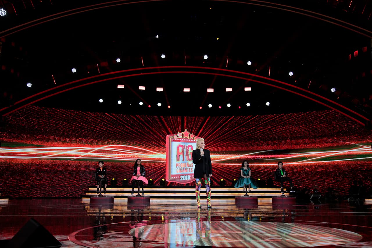 Yuri, la jueza invitada de Pequeños Gigantes, cantó con los cuatro cantantes de los escuadrones que continúan en la competencia.