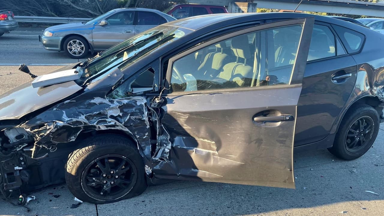 El accidente ocurrió al sur de la Avenida Ocean y dejó a los ocupantes de los vehículos con lesiones leves.
<br>