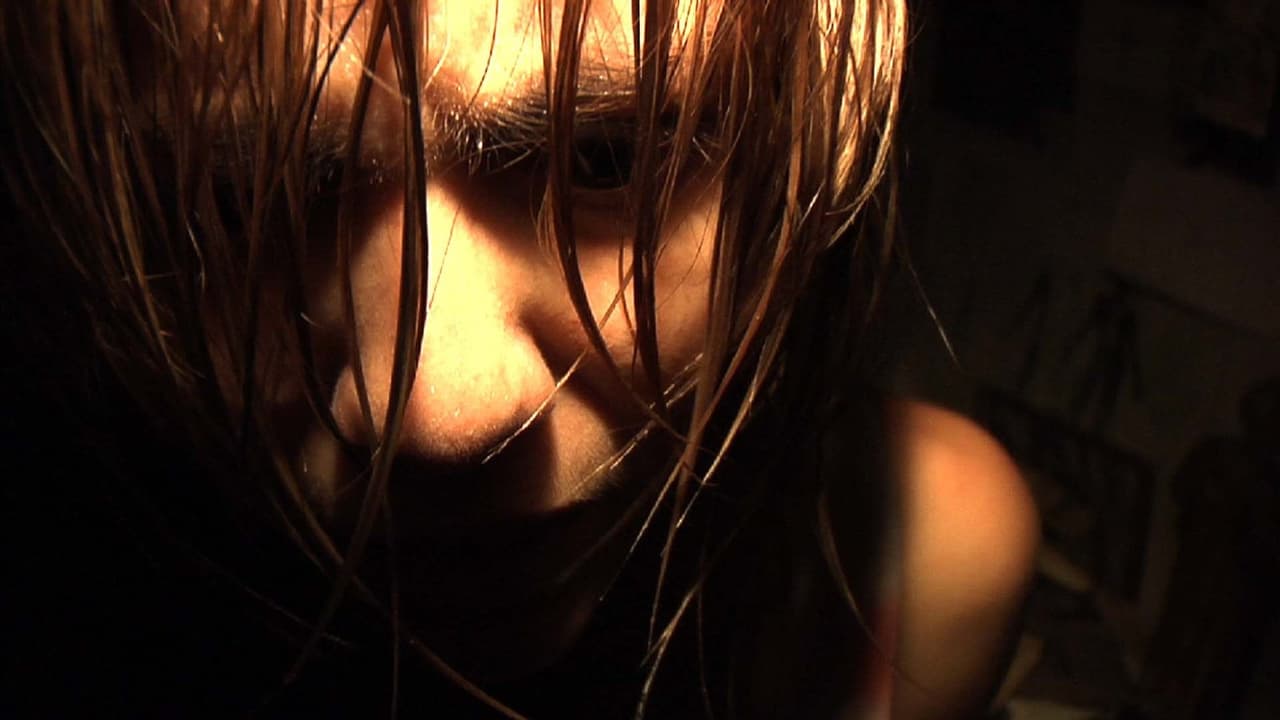 REC
<br>Cinta de horror española que le dio un novedoso y frenético giro al cine de
<i> found footage</i> y de zombis, con una reportera haciendo un "inocente" segmento con los bomberos dentro de un edificio.