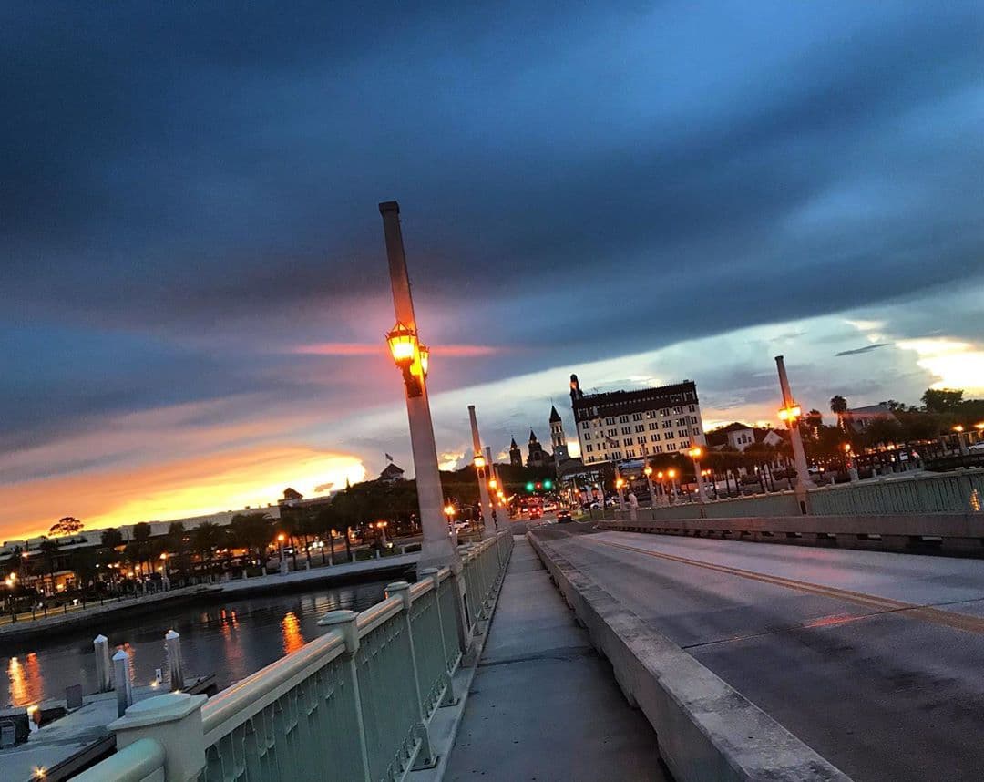 "St. Augustine es tan lindo, pequeñito, bohemio, lleno de historia y muy tranquilo", señaló la presentadora junto a esta imagen digna de postal.