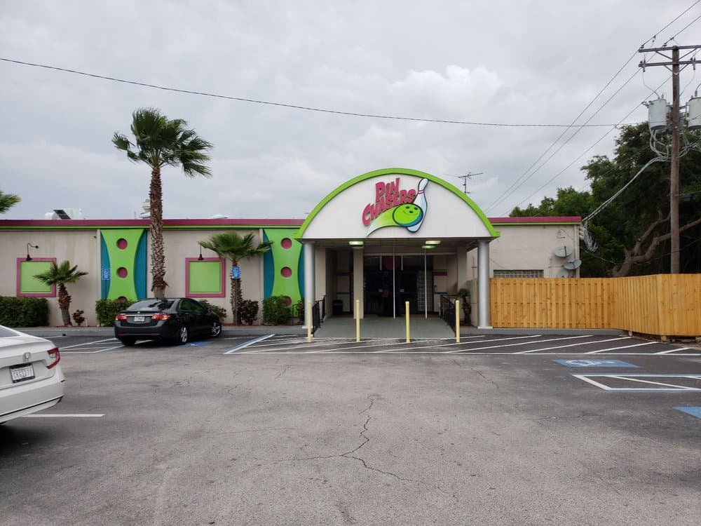 Tiroteo en boliche de Tampa deja tres heridos; la policía sigue investigando 