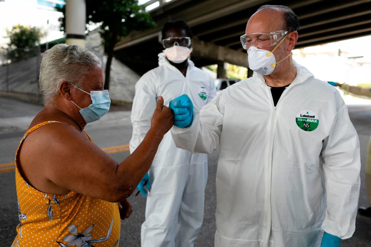 Por esto funcionarios del “Homeless Trust” del condado Miami-Dade han incrementado sus esfuerzos para llevar a cabo pruebas de covid-19 a esta población de desamparados. 
<br>