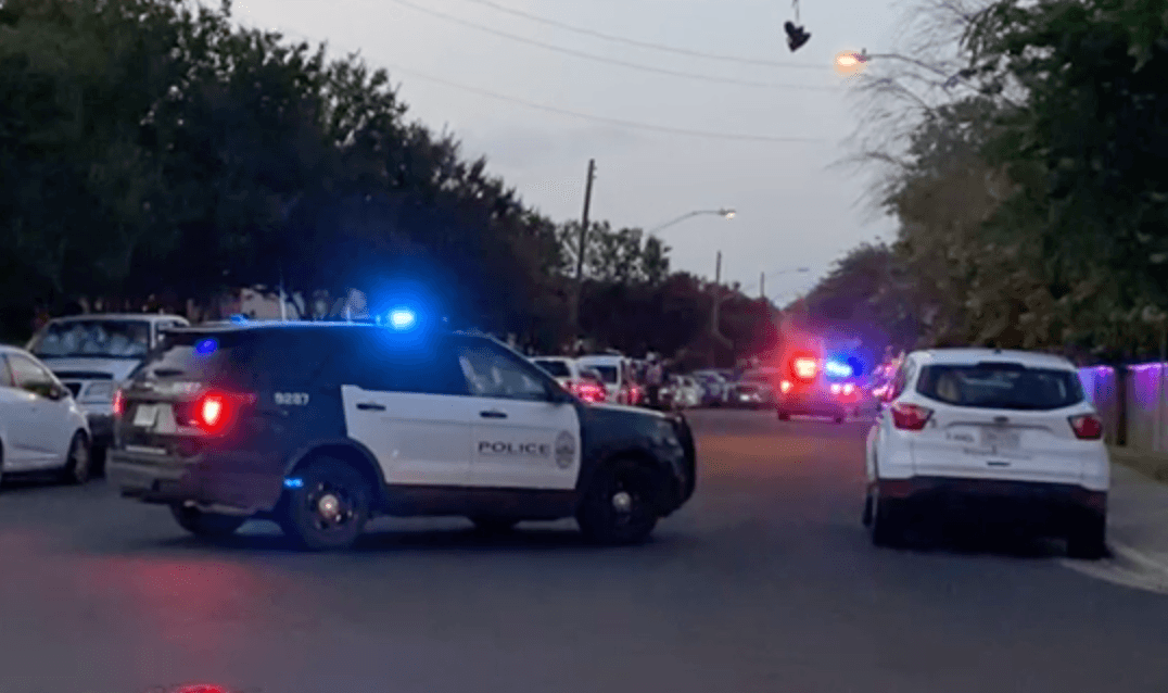 Termina enfrentamiento con equipo SWAT en apartamentos del norte de Austin tras 11 horas