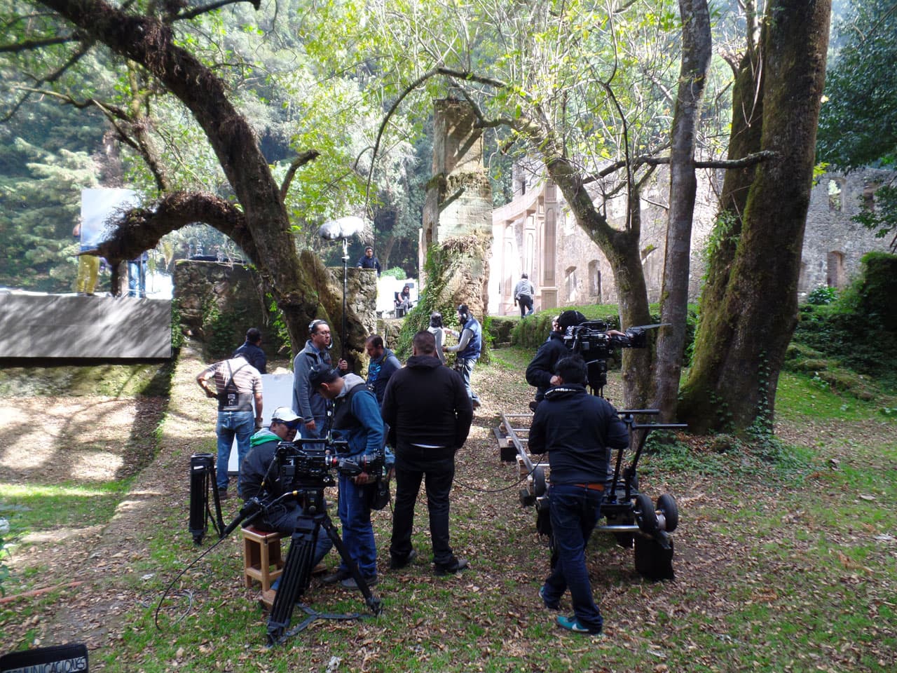Las cámaras y luces ya estaban listas para comenzar con la grabación.