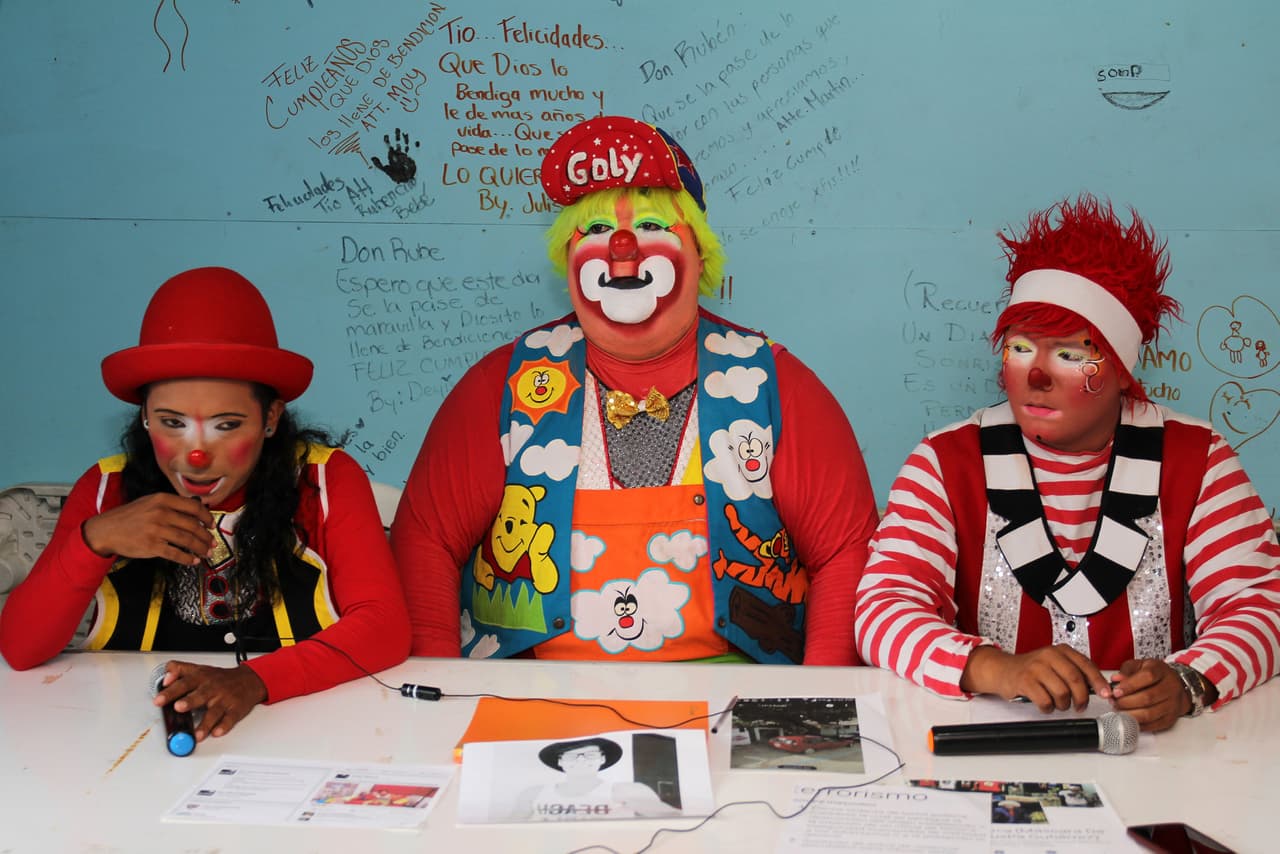 Payasos de Chiapas llaman a los ciudadanos a respetar a los que se ganan la vida gracias a las risas, ante las agresiones sufridas por diversas personas que los confunden con los payasos bromistas que han aparecido en otras ciudades.