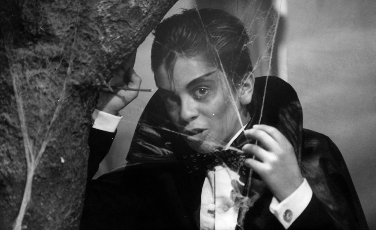 Han pasado 40 años desde que ‘
<b>Chiquill</b>adas’ vio la luz por primera vez y algunos de sus seguidores se preguntan qué fue del coqueto
<b>Chiquidrácula</b>, interpretado por
<b>Carlos</b>
<b>Espejel</b>.