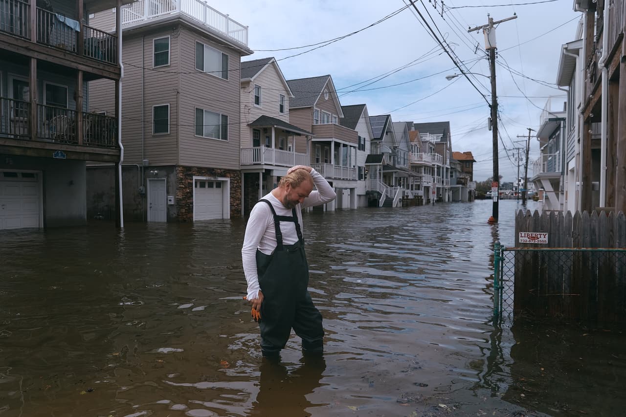 La tormenta se debilitó y avanzaba lentamente hacia el noreste desde Long Island y Massachusetts rumbo al golfo de Maine, mientras Nueva Jersey esperaba cielos despejados desde la tarde.