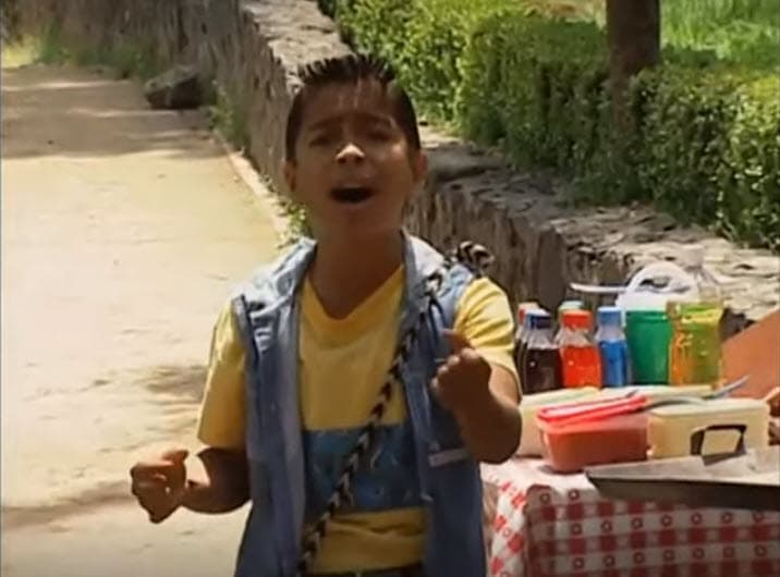 Aquel personaje era interpretado por un niño llamado 
<b><a href="https://www.youtube.com/watch?v=jNStv-d18GE" target="_blank">Jonathan Becerra</a></b>. Su actuación lo llevó a ganarse el premio TVyNovelas 2005 como
<b> Mejor actor infantil. </b>
<br>