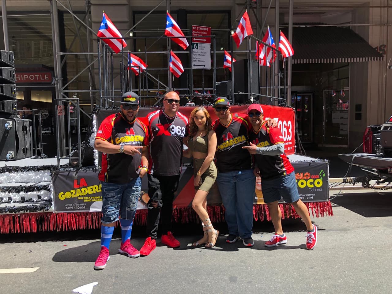El equipo de la X 96.3 FM.