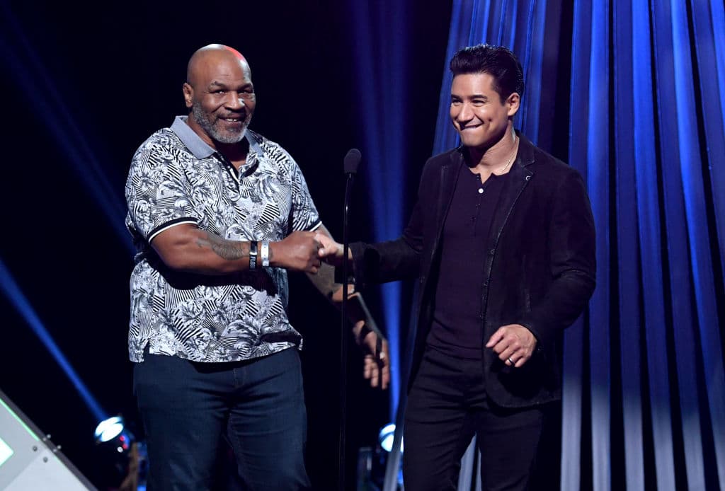 Participó en el video musical de la canción ‘I ThinkI Can Beat Mike Tyson’, interpretada por Will Smith en los tiempos de The Fresh Prince of Bel-Air (1989).