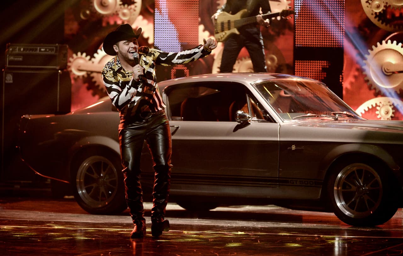 El artista Gerardo Ortiz pagó una fianza para salir de prisión.