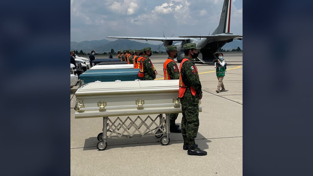 El gobierno de México repatriará 25 de 26 personas mexicanas fallecidas, y cubrirá los gastos hasta sus lugares de origen.
